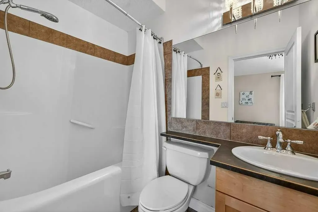 2412 Kensington Road NW Calgary AB T2N3S1