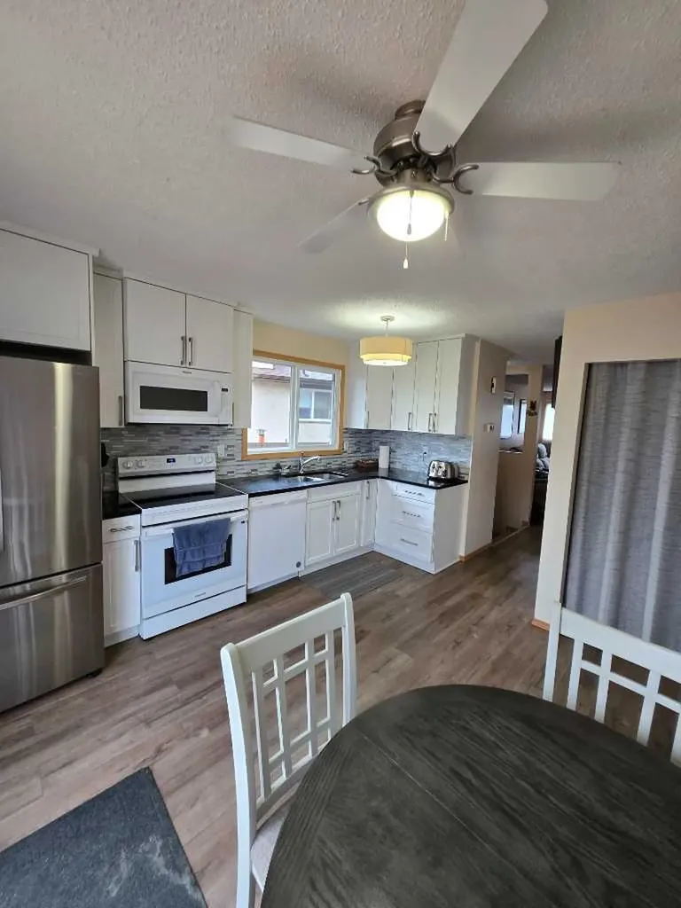 94 Harolds Hollow Whitecourt AB T7S 1C4