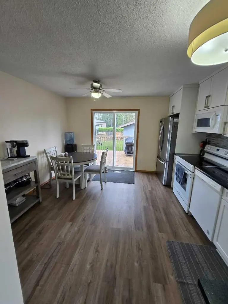 94 Harolds Hollow Whitecourt AB T7S 1C4