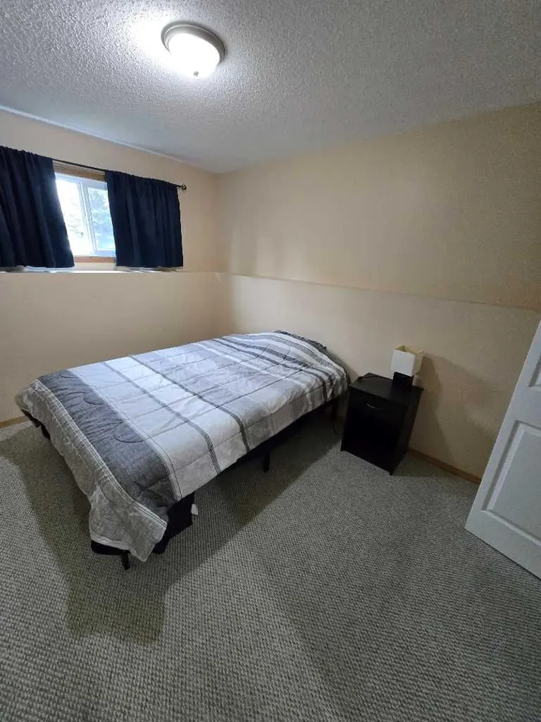 94 Harolds Hollow Whitecourt AB T7S 1C4