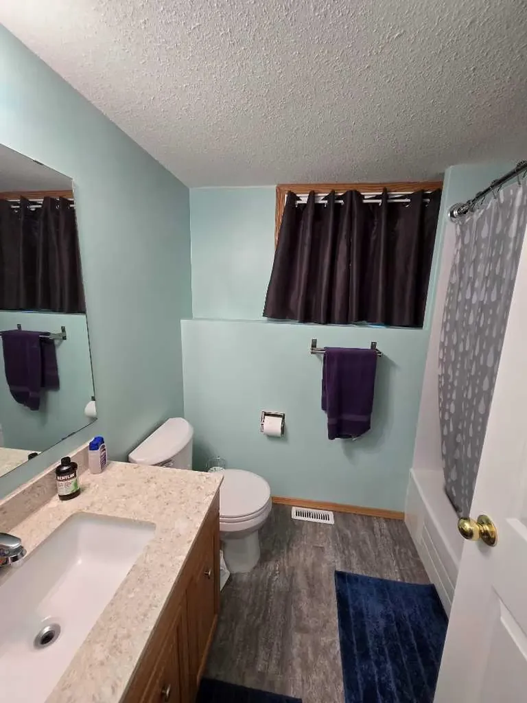 94 Harolds Hollow Whitecourt AB T7S 1C4