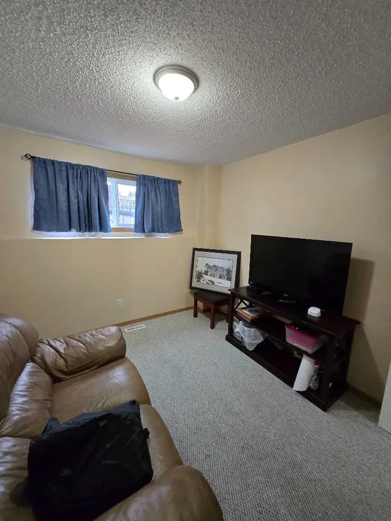 94 Harolds Hollow Whitecourt AB T7S 1C4