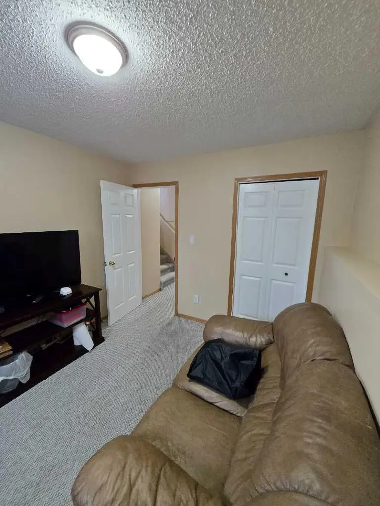 94 Harolds Hollow Whitecourt AB T7S 1C4