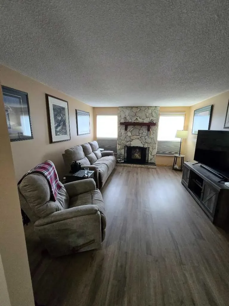 94 Harolds Hollow Whitecourt AB T7S 1C4