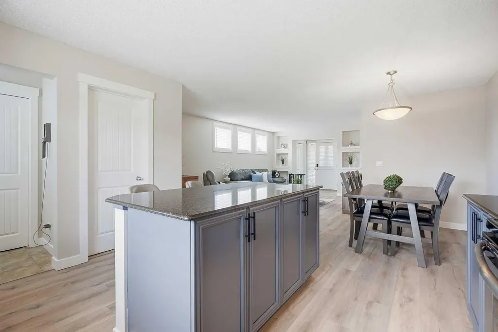 266 Kingsbridge Road SE Airdrie AB T4A 0M4