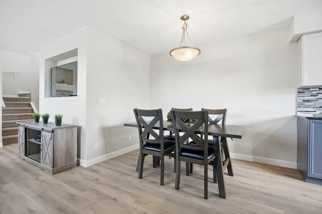 266 Kingsbridge Road SE Airdrie AB T4A 0M4
