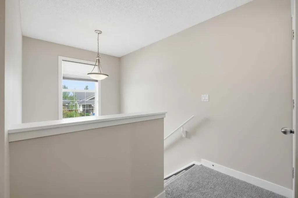 266 Kingsbridge Road SE Airdrie AB T4A 0M4