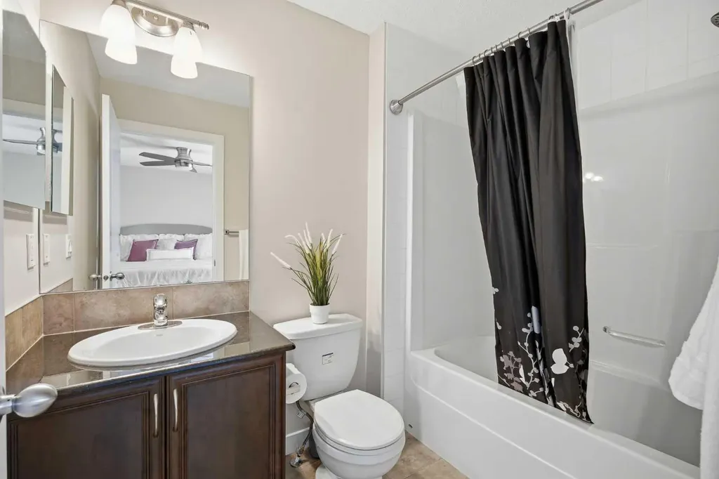 266 Kingsbridge Road SE Airdrie AB T4A 0M4