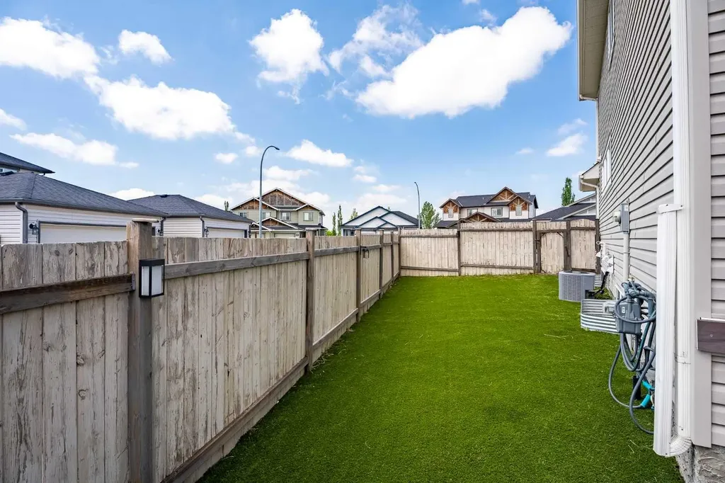 266 Kingsbridge Road SE Airdrie AB T4A 0M4