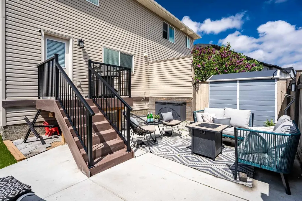 266 Kingsbridge Road SE Airdrie AB T4A 0M4