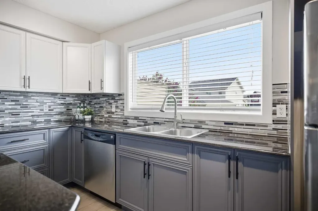 266 Kingsbridge Road SE Airdrie AB T4A 0M4
