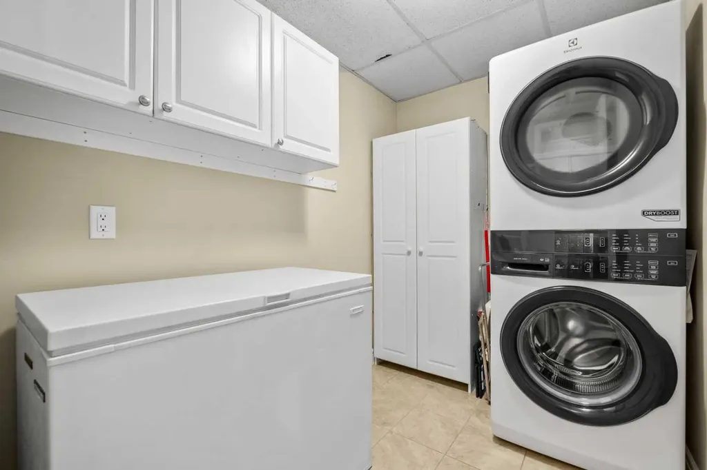 2330 Fish Creek Boulevard SW Calgary AB T2Y0L1