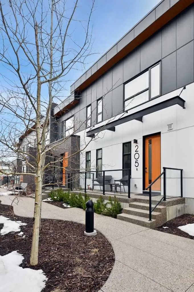 830 78 Street SW Calgary AB T3H 6B2