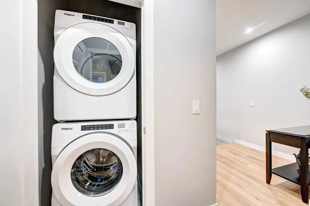 830 78 Street SW Calgary AB T3H 6B2