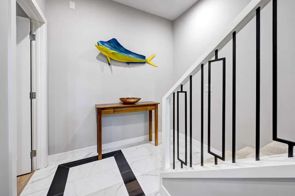 830 78 Street SW Calgary AB T3H 6B2