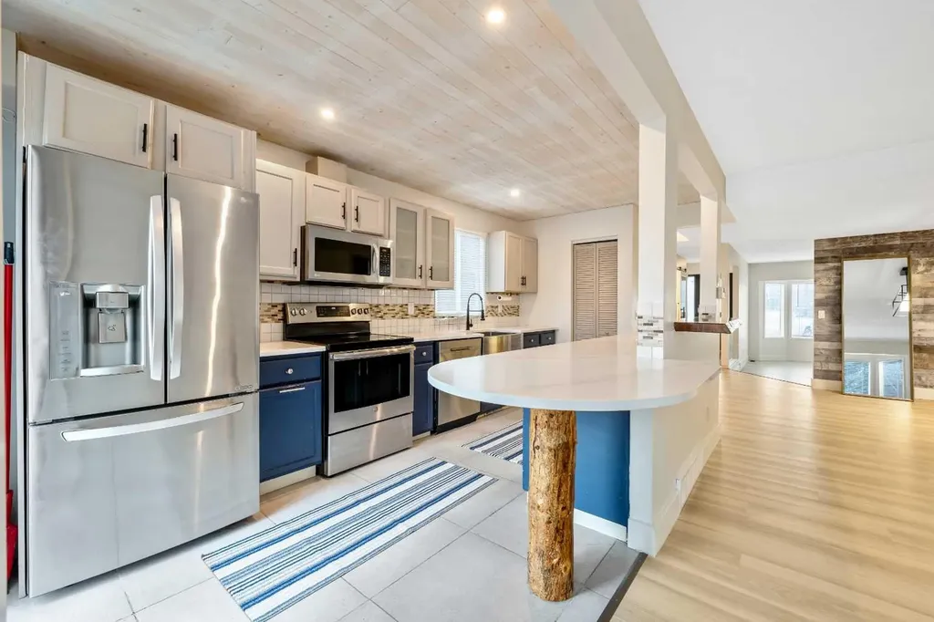 100 Woodfield Green SW Calgary AB T2W 3T9