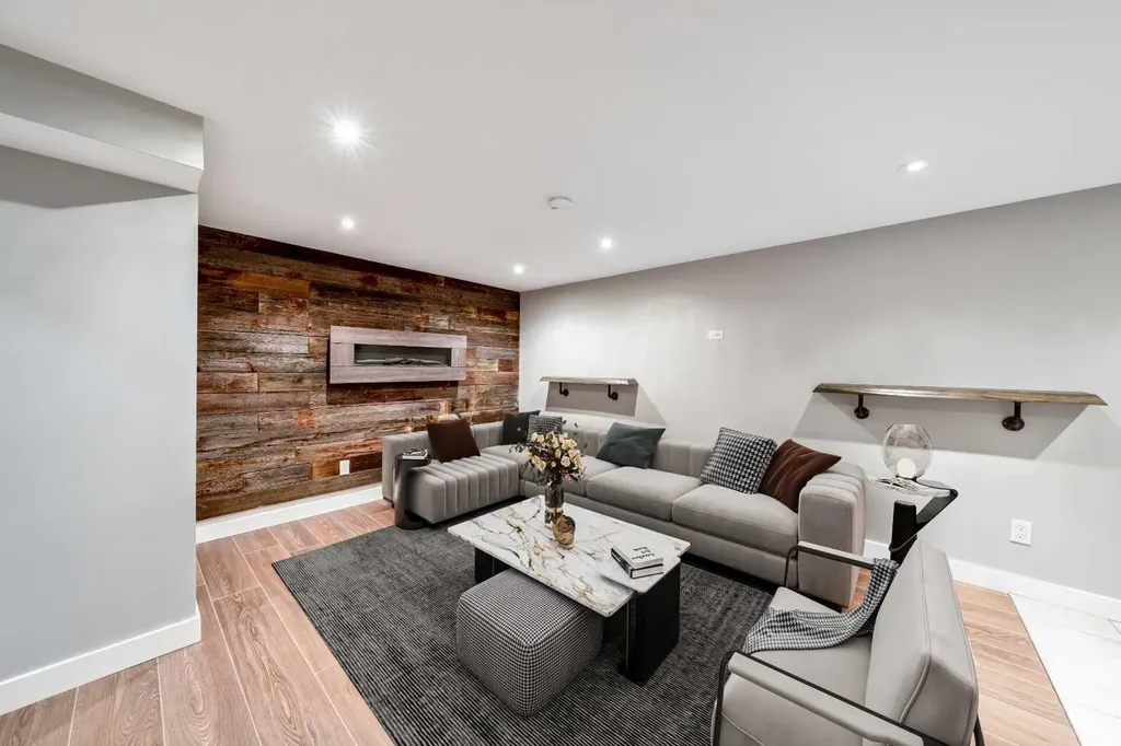 100 Woodfield Green SW Calgary AB T2W 3T9