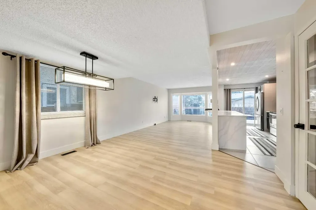 100 Woodfield Green SW Calgary AB T2W 3T9