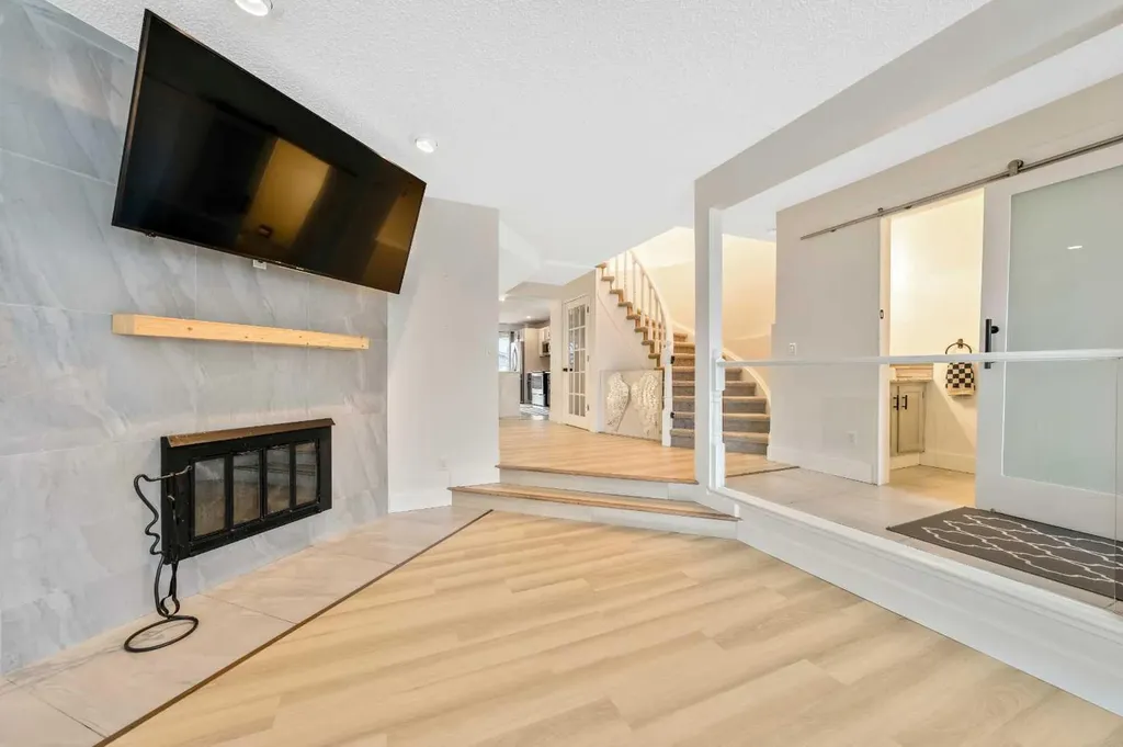 100 Woodfield Green SW Calgary AB T2W 3T9