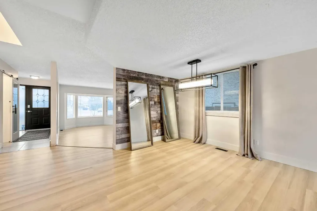 100 Woodfield Green SW Calgary AB T2W 3T9