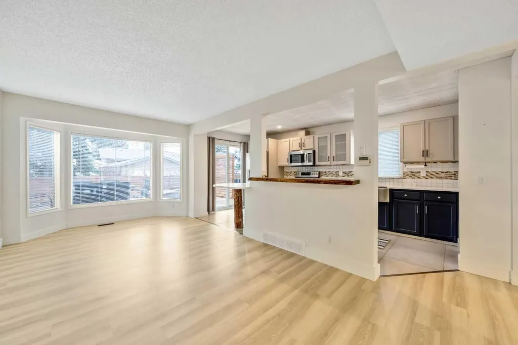 100 Woodfield Green SW Calgary AB T2W 3T9