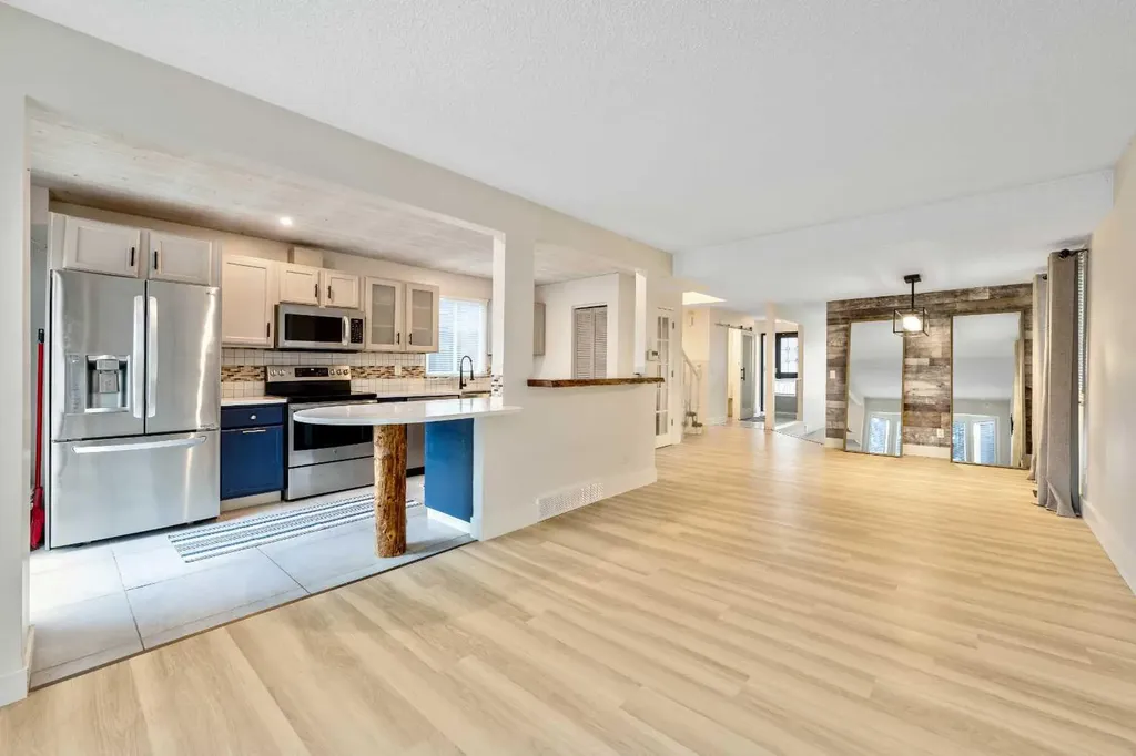 100 Woodfield Green SW Calgary AB T2W 3T9