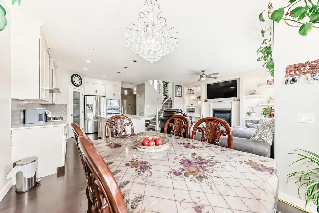 85 Savanna Close NE Calgary AB T3J0X7
