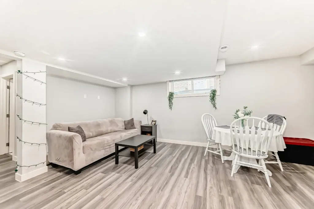 85 Savanna Close NE Calgary AB T3J0X7