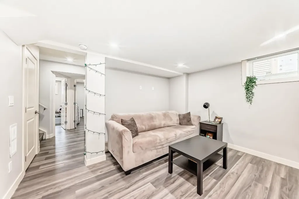 85 Savanna Close NE Calgary AB T3J0X7