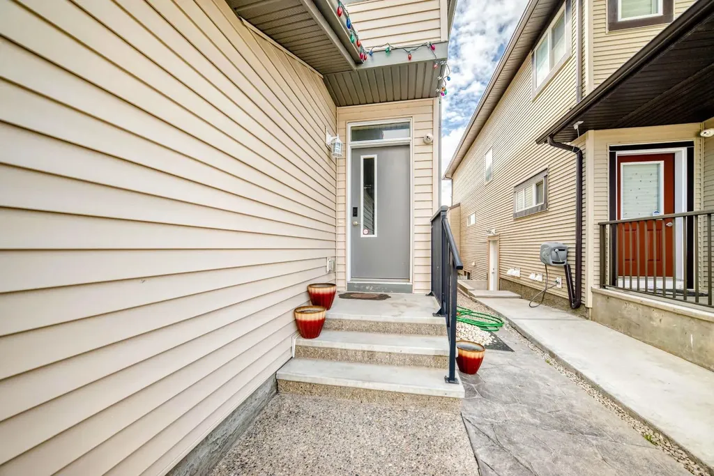 85 Savanna Close NE Calgary AB T3J0X7