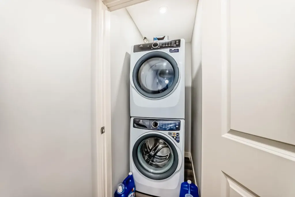 85 Savanna Close NE Calgary AB T3J0X7