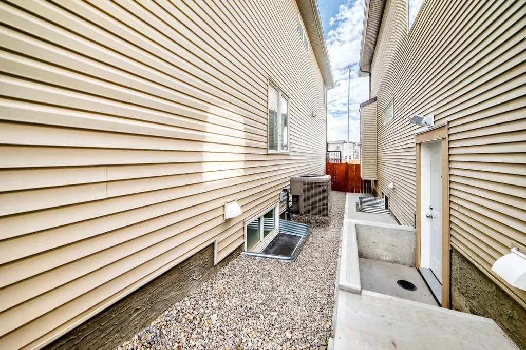 85 Savanna Close NE Calgary AB T3J0X7