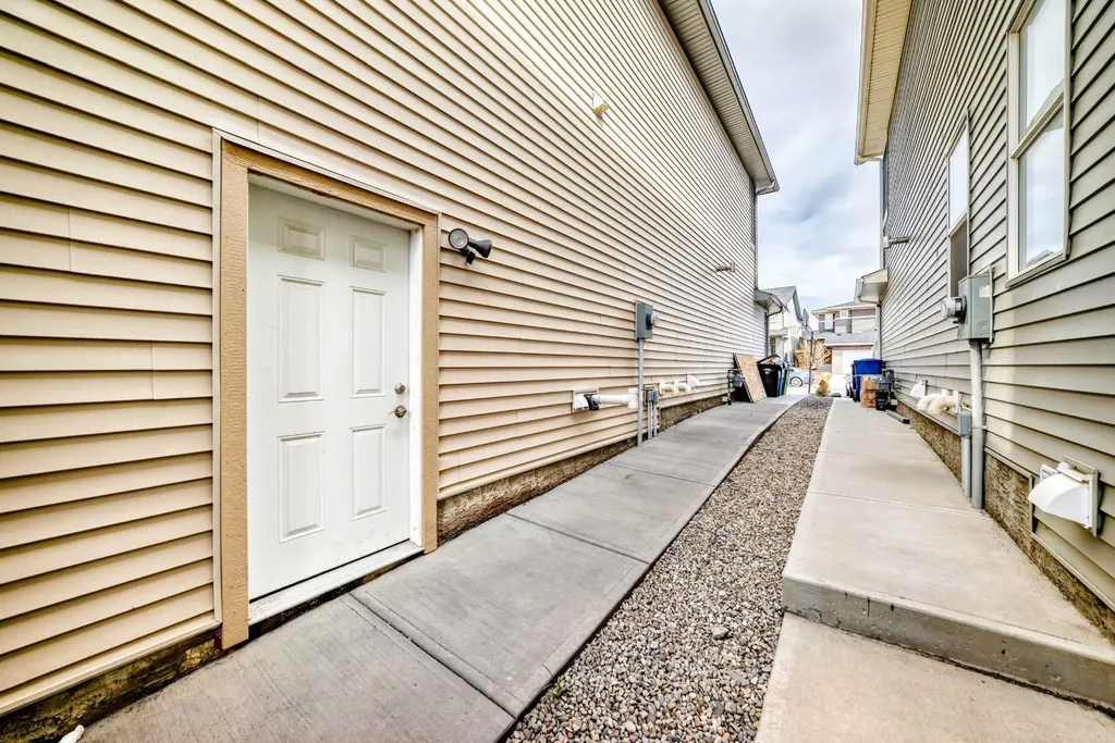 85 Savanna Close NE Calgary AB T3J0X7