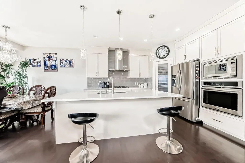 85 Savanna Close NE Calgary AB T3J0X7