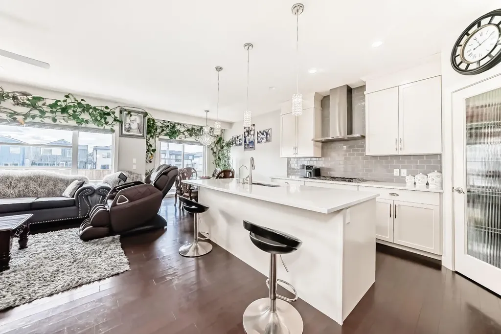 85 Savanna Close NE Calgary AB T3J0X7