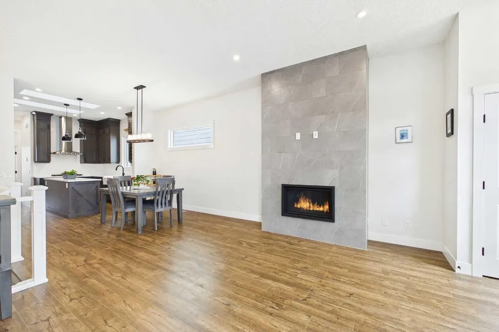 11 Royston Park NW Calgary AB T3L 0M5