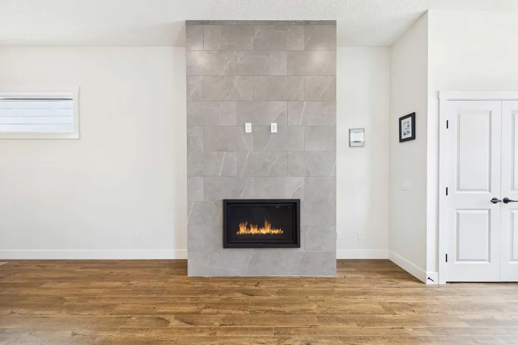 11 Royston Park NW Calgary AB T3L 0M5