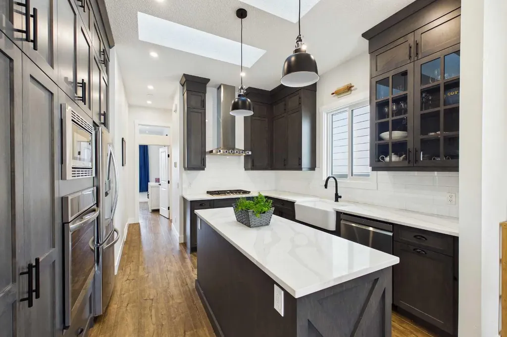 11 Royston Park NW Calgary AB T3L 0M5