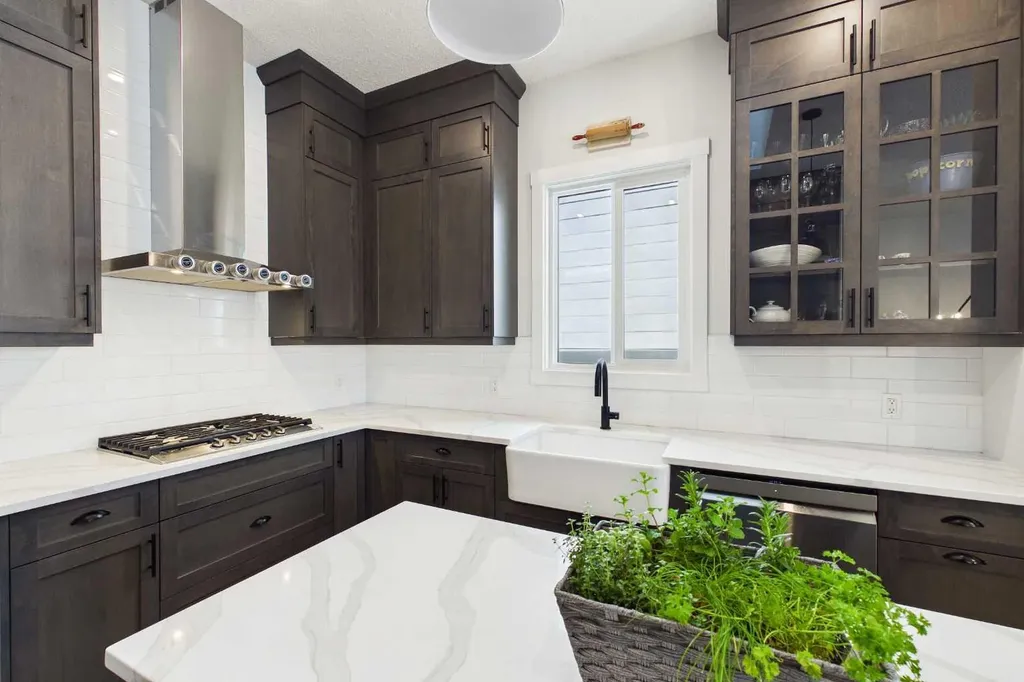 11 Royston Park NW Calgary AB T3L 0M5