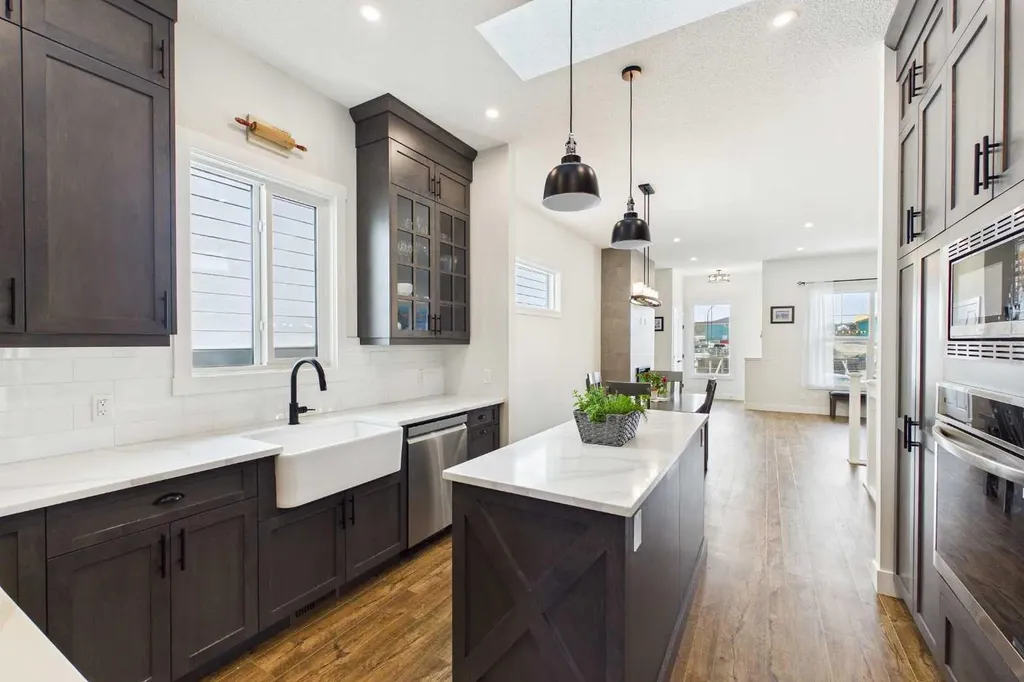 11 Royston Park NW Calgary AB T3L 0M5