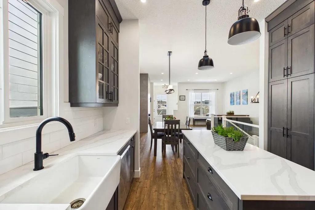 11 Royston Park NW Calgary AB T3L 0M5
