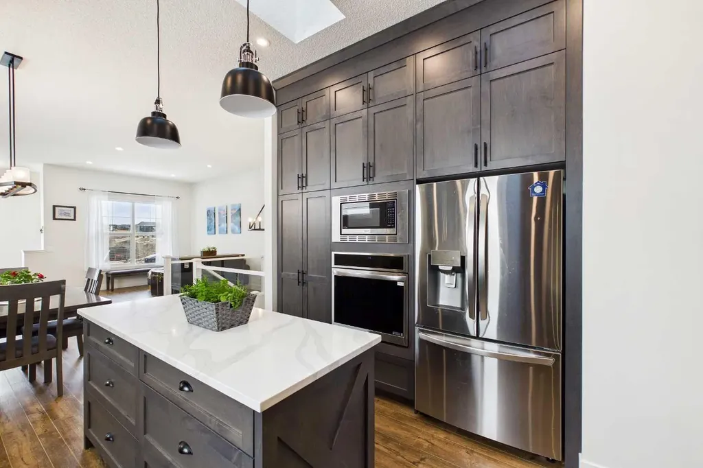 11 Royston Park NW Calgary AB T3L 0M5