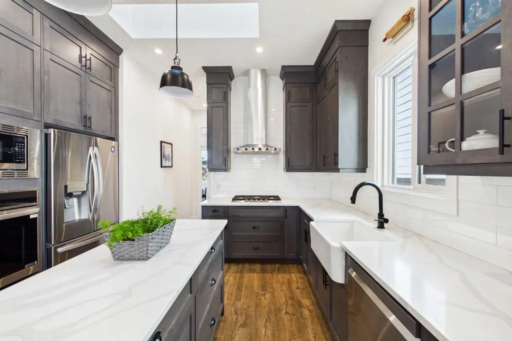 11 Royston Park NW Calgary AB T3L 0M5