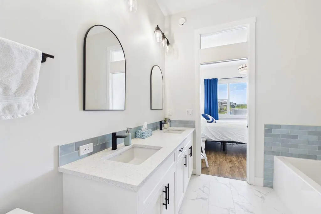 11 Royston Park NW Calgary AB T3L 0M5
