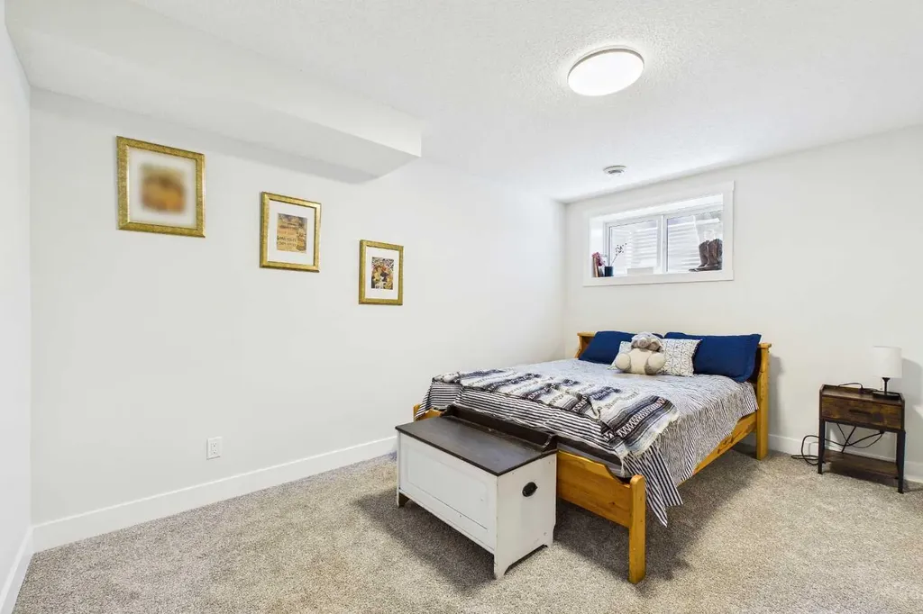 11 Royston Park NW Calgary AB T3L 0M5