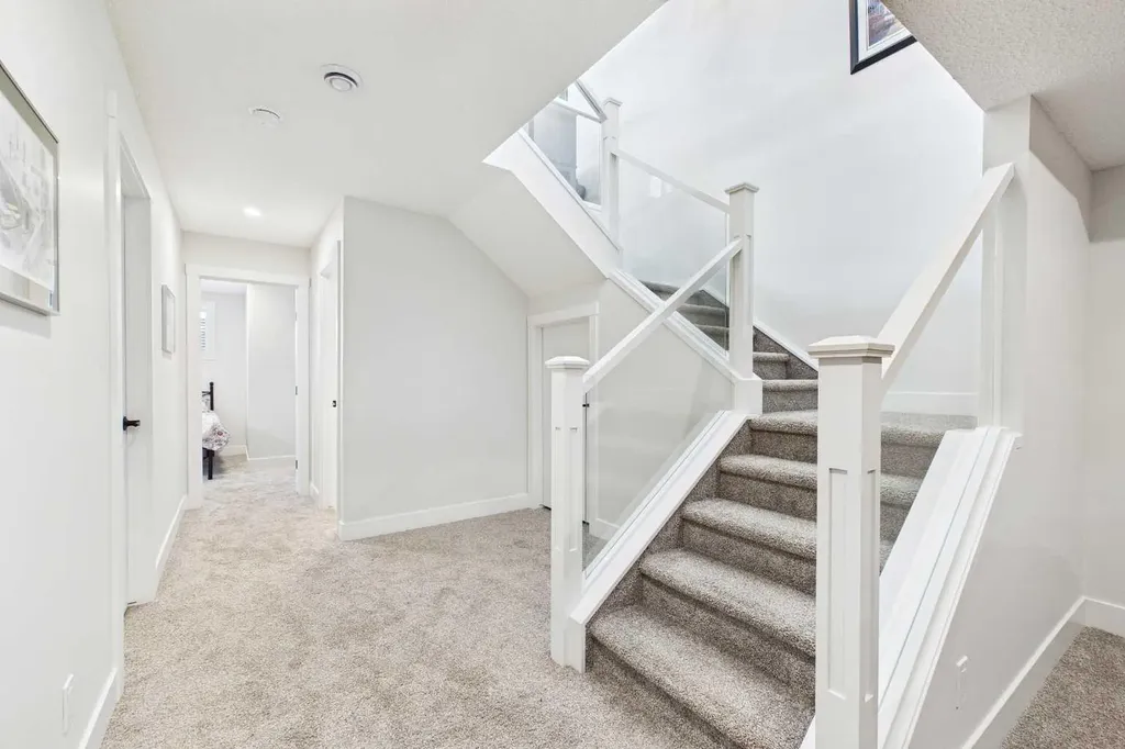 11 Royston Park NW Calgary AB T3L 0M5