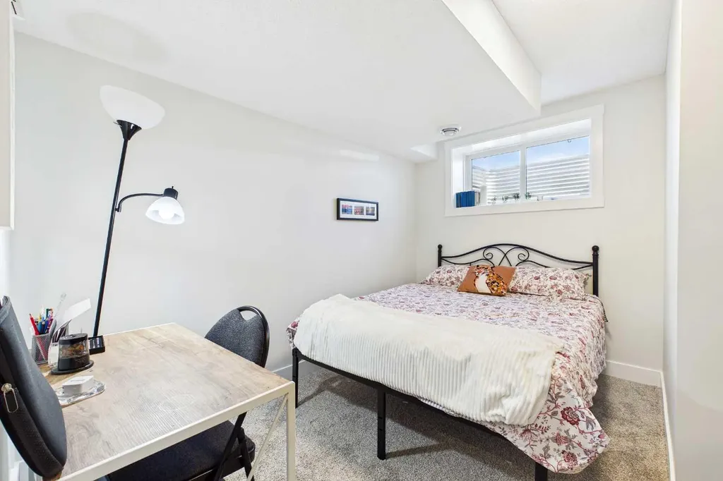 11 Royston Park NW Calgary AB T3L 0M5