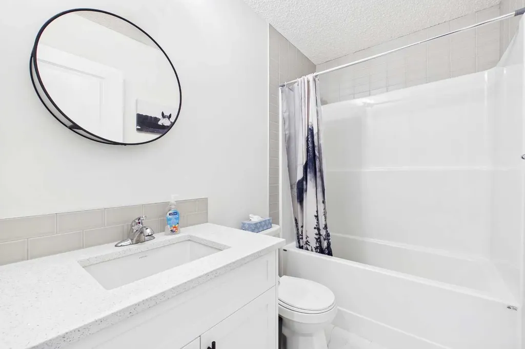 11 Royston Park NW Calgary AB T3L 0M5