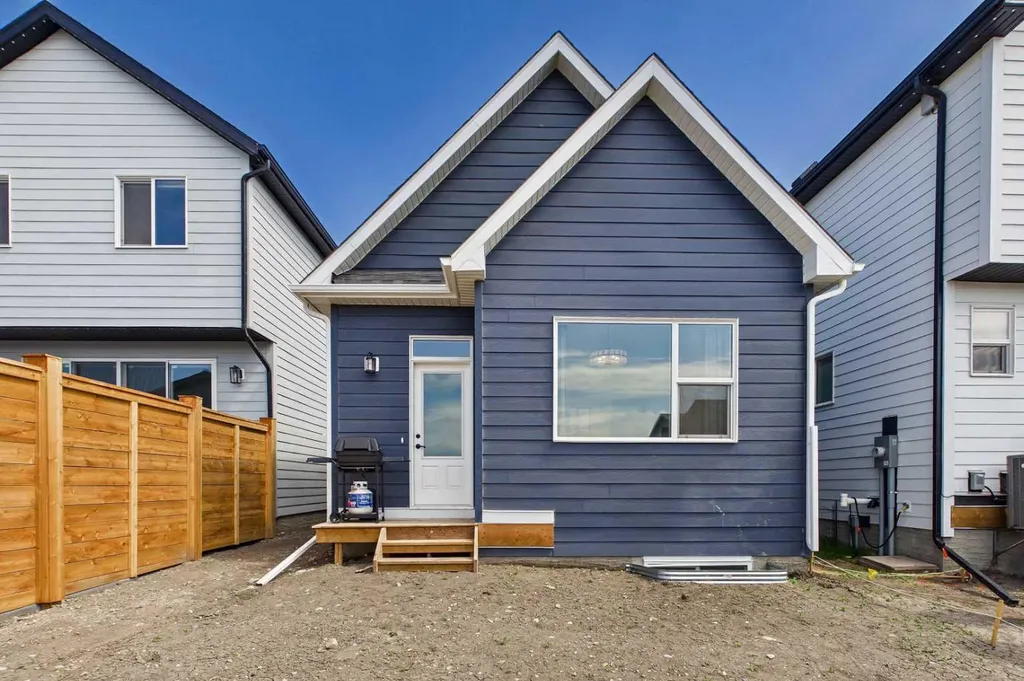 11 Royston Park NW Calgary AB T3L 0M5