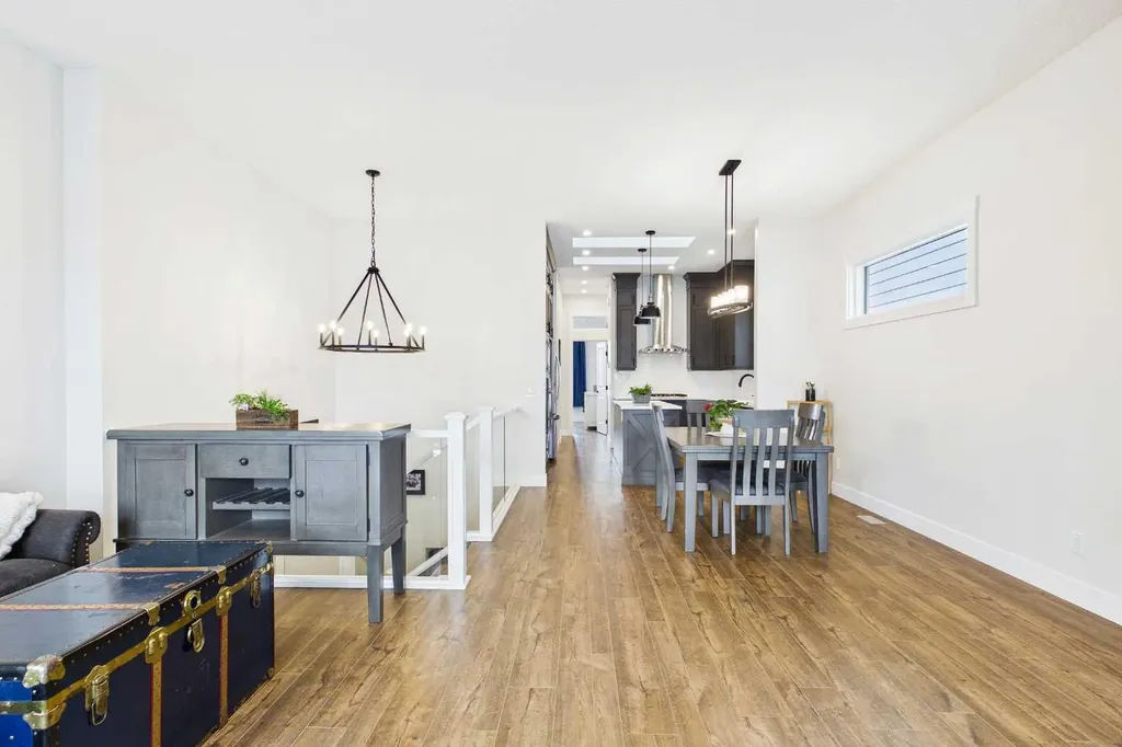 11 Royston Park NW Calgary AB T3L 0M5